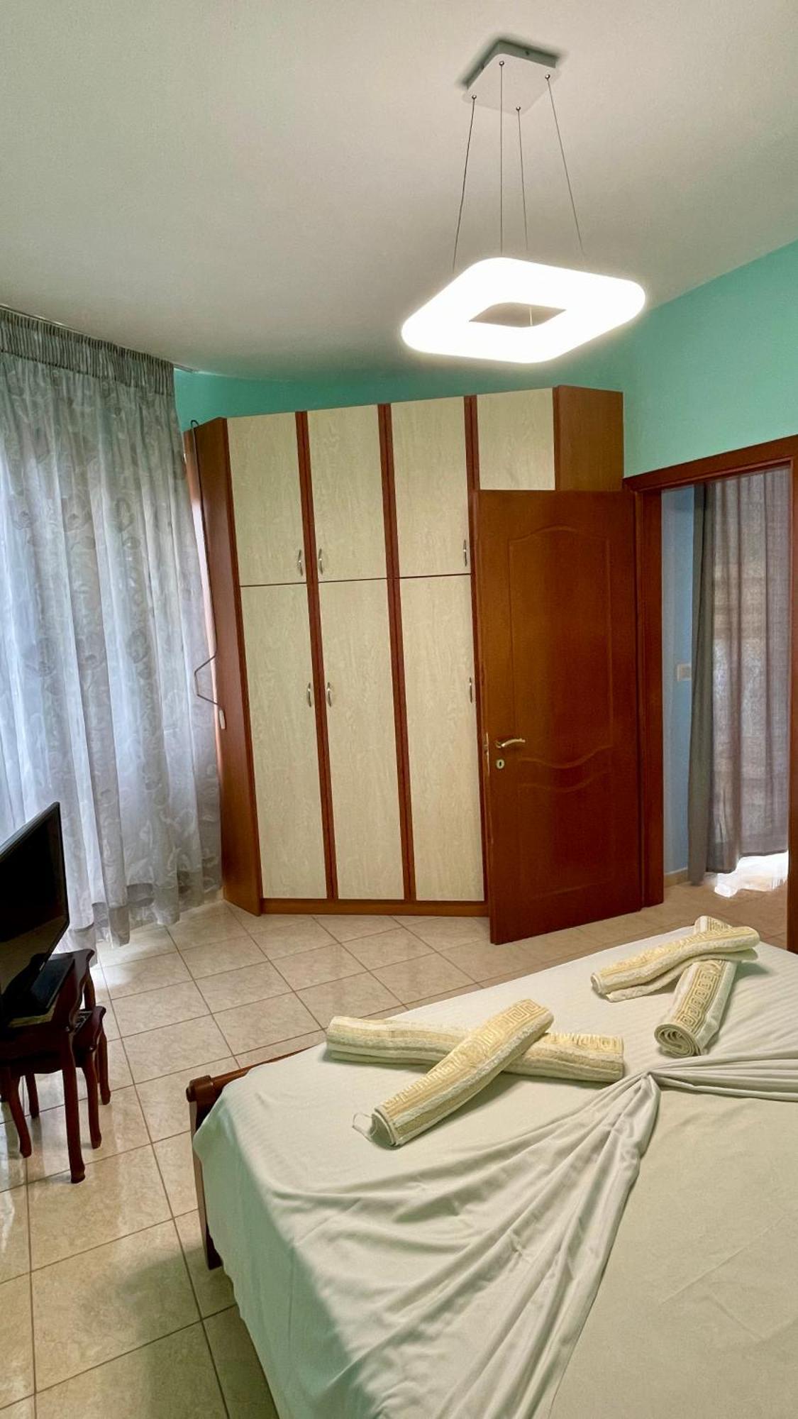 Sea Breeze Apartment Sarande Exterior photo
